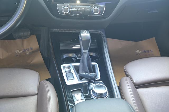 BMW 1 Series 2019 — фото 14