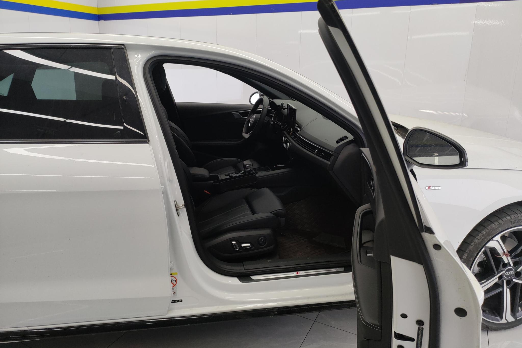 Audi A4L 2024 40 TFSI Luxury