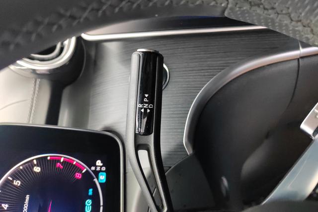 Mercedes Benz C-Class 2022 — фото 12