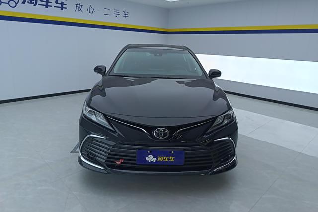 Toyota Camry 2021 — фото 2