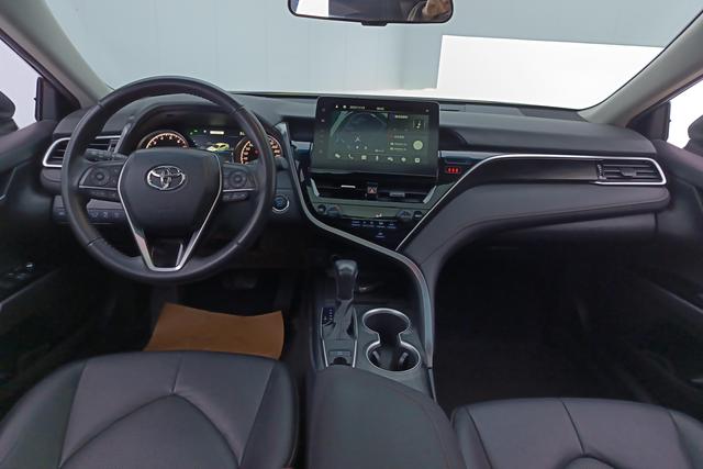 Toyota Camry 2021 — фото 12