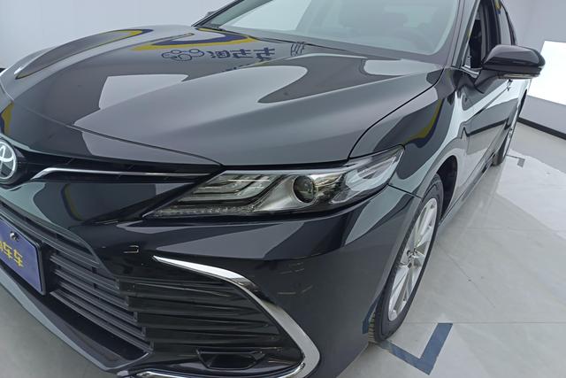 Toyota Camry 2021 — фото 4