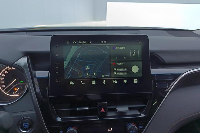 Toyota Camry 2021 — фото 11
