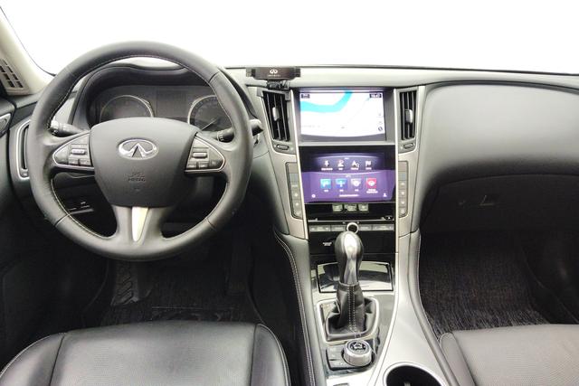 Infiniti Q50L 2016 — фото 11