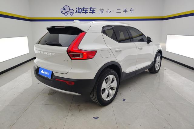 VOLVO XC40 2021 — фото 3