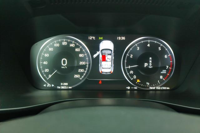 Volvo XC40 2021 T 3 — фото 13