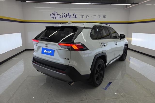 Toyota RAV4 2021 2.0 L CVT 2 WD Plus — фото 3