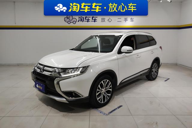 Mitsubishi Outlander 2018 — фото 1