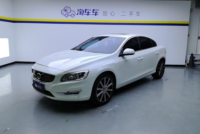 VOLVO S60 2019 — фото 1