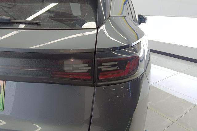 Volkswagen ID.4 X 2023 Темно-серый из Китая, фото 6