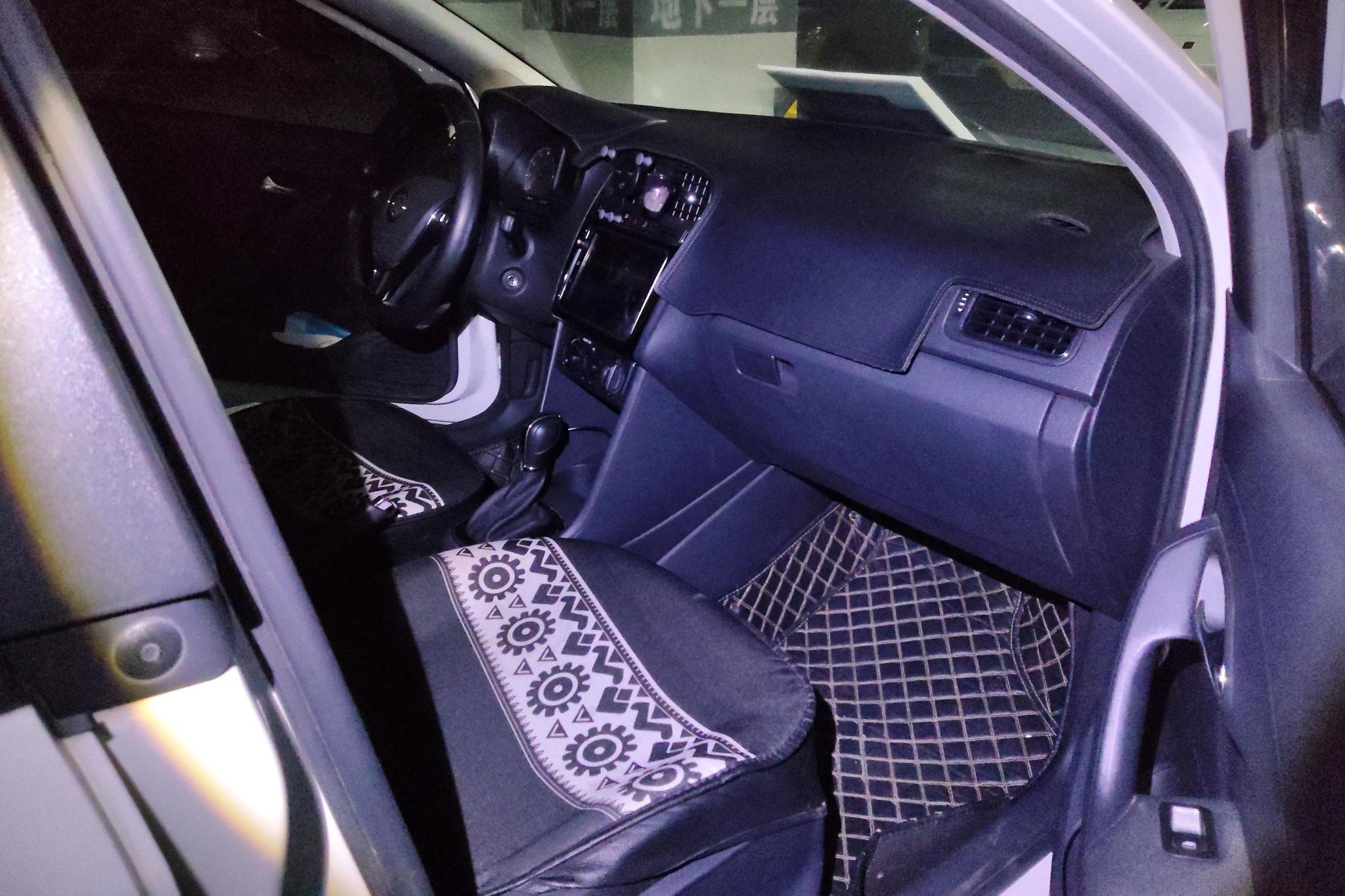 Volkswagen Polo 2018 1.5L AT
