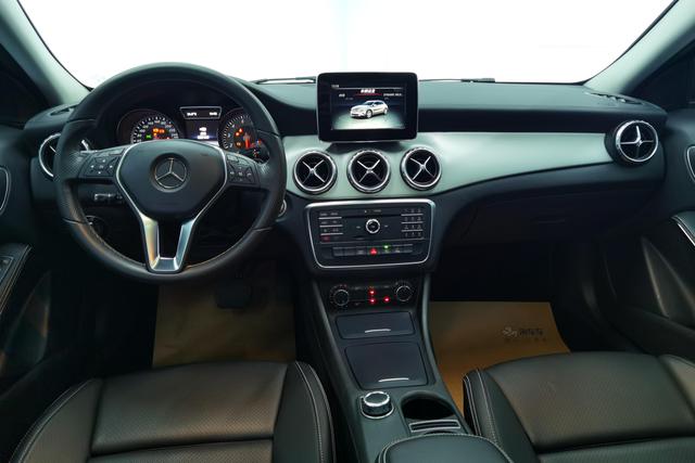 Mercedes Benz GLA 2016 — фото 13