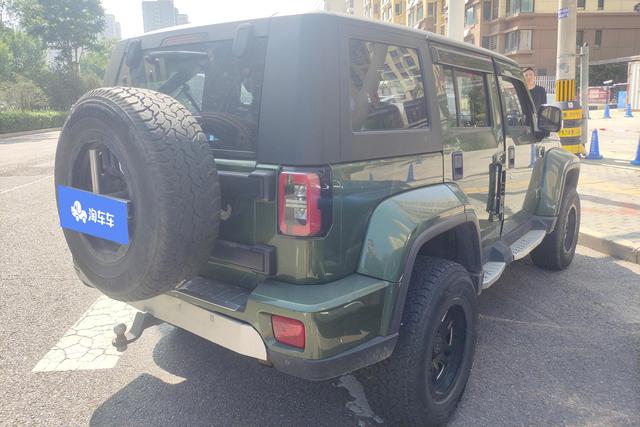 BAIC BJ40 2018 PLUS 2.0 T AT 4 WD — фото 3