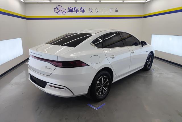 BYD Qin PLUS DM 2024 Белый из Китая, фото 3