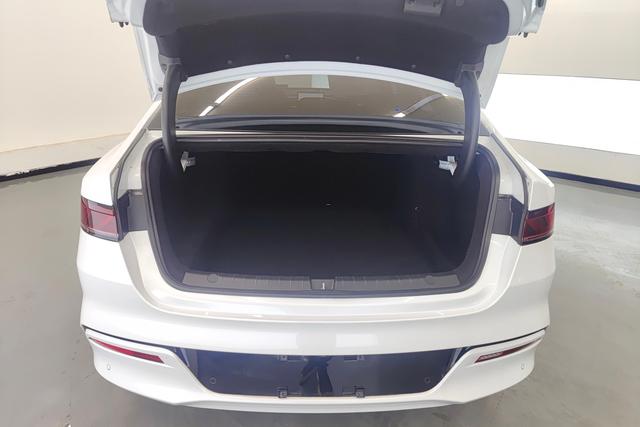 BYD Qin PLUS DM id 3810240 из Китая 13