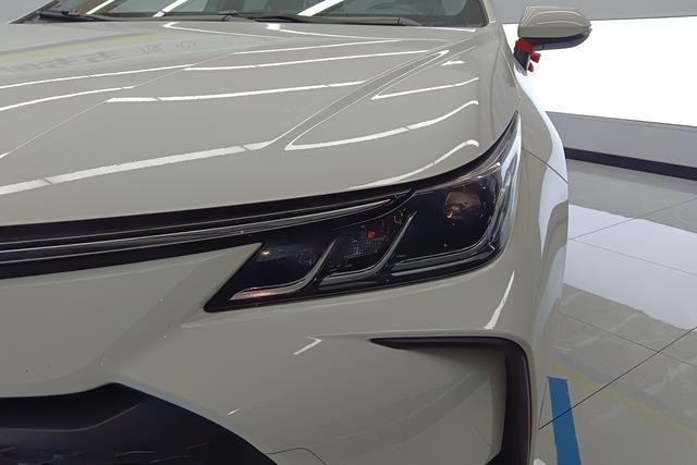 Toyota Corolla id 3804525 из Китая 11