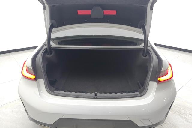 BMW 3 series 2023 Белый из Китая, фото 2