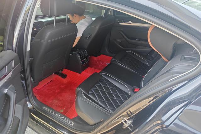 Volkswagen Magotan PHEV 2021 Черный из Китая, фото 4