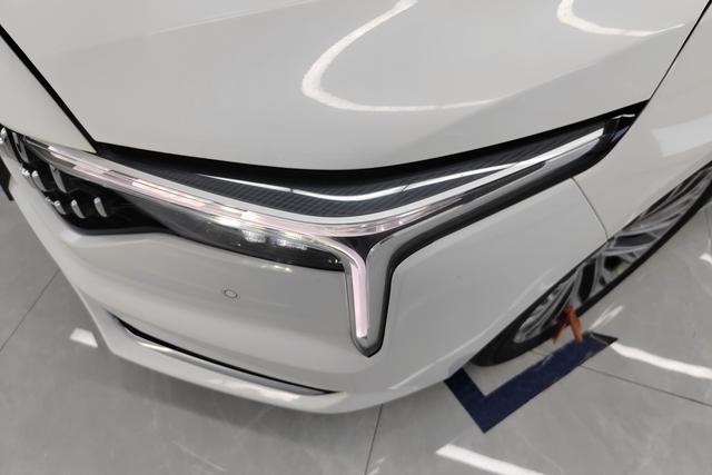 Pentium B70 2022 Белый из Китая, фото 4