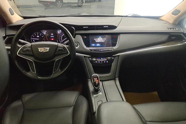 Cadillac XT5 2018 — фото 13