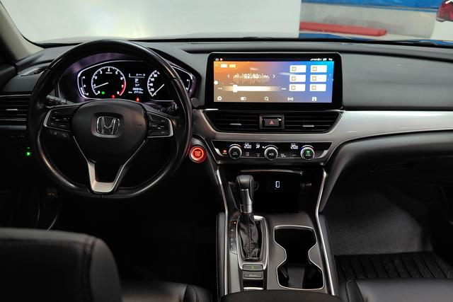 Honda Accord 2018 — фото 11