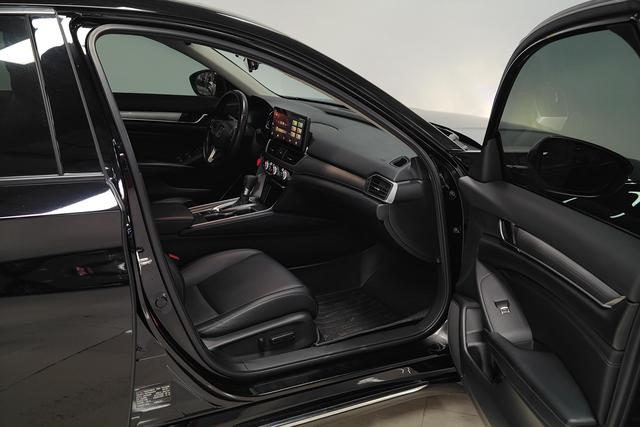 Honda Accord 2018 — фото 16