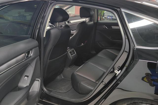 Honda Accord 2018 — фото 15