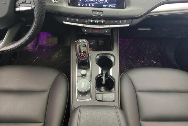 Cadillac XT4 2020 — фото 14