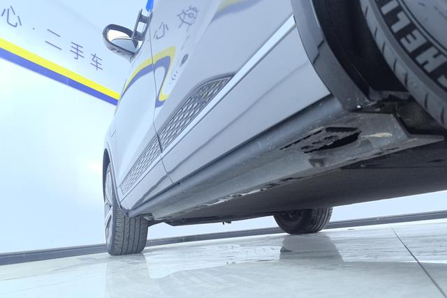 Red flag E-HS9 id 3816874 из Китая 9