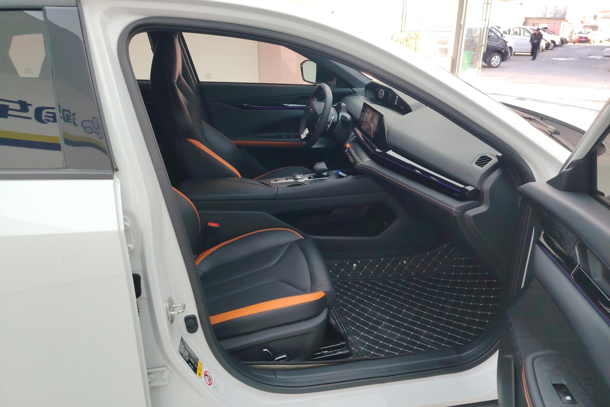 Changan UNI-V 2023 1.5T Luxury