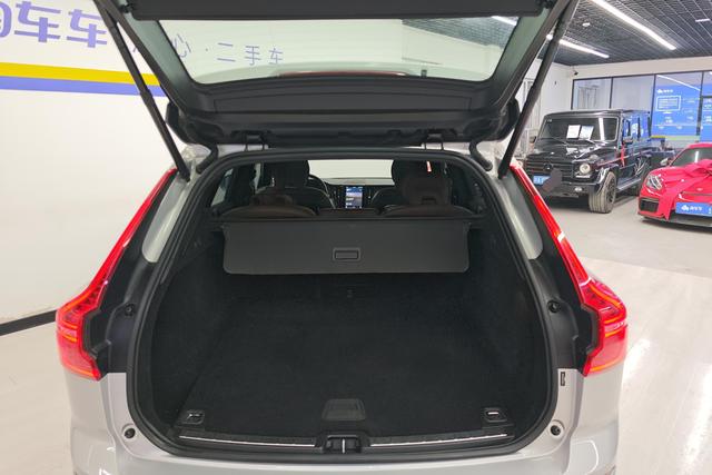 Volvo XC60 2023 B 5 4 WD — фото 17