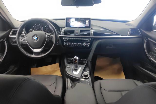 BMW 3 Series 2017 — фото 11