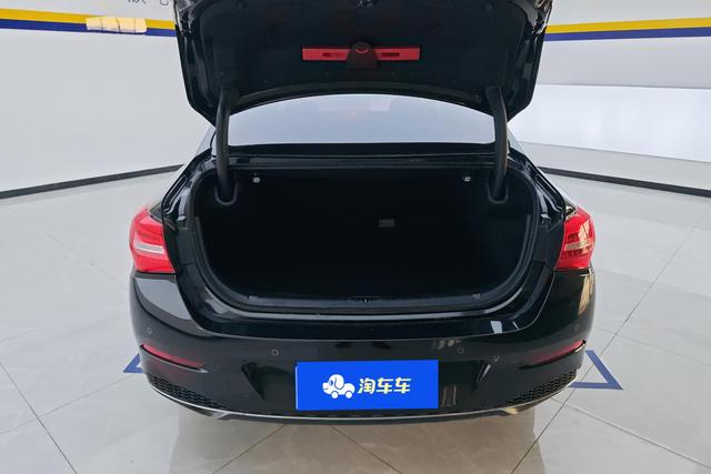 Red Flag Hongqi H5 classic 2019 — фото 17