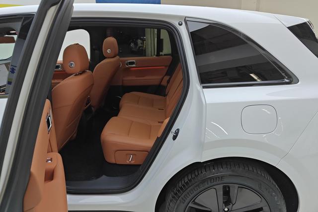 Ideal car Ideal L6 id 3804366 из Китая 14