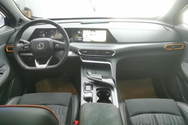 Changan UNI-T 2022 1.5 T Premium — фото 13