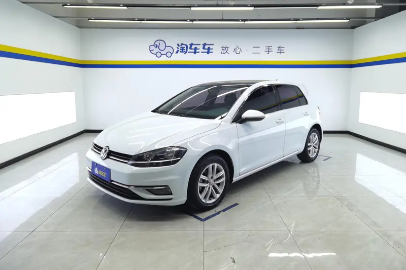 Volkswagen Golf 230 TSI AT Comfort — фото 1