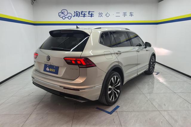 Volkswagen Tiguan L 2021 Темно-серый из Китая, фото 3