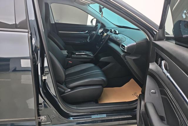 Dongfeng Fengshen Hao Han id 3783572 из Китая 14