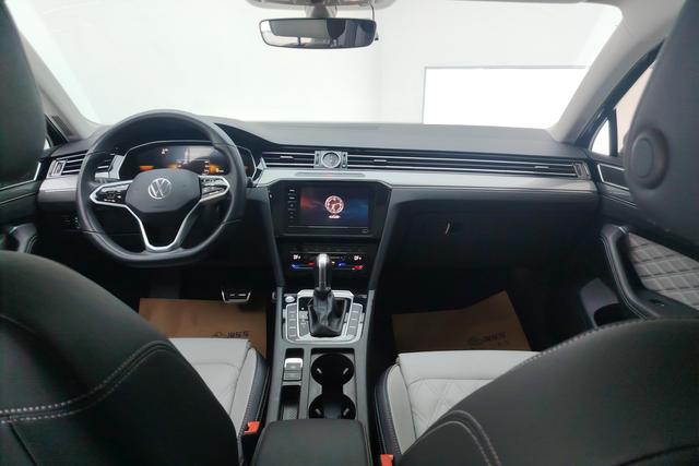 Volkswagen Magotan 2023 Черный из Китая, фото 2