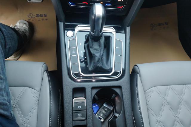 Volkswagen Magotan 2023 Черный из Китая, фото 3