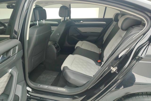 Volkswagen Magotan 2023 Черный из Китая, фото 6