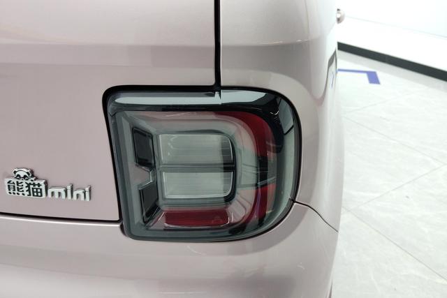 Geely Panda 2023 — фото 10