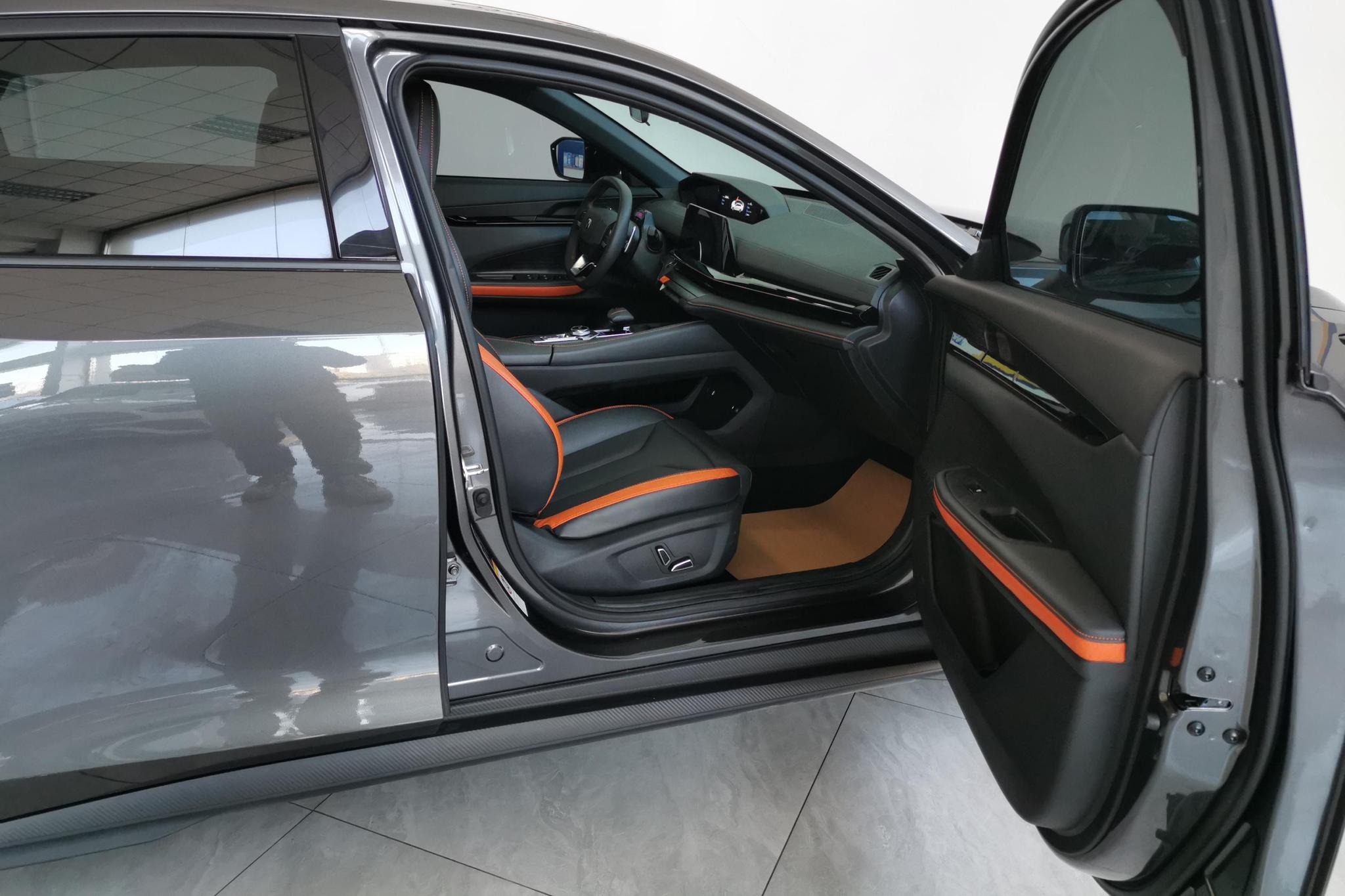 Changan UNI-V 2023 1.5T Luxury