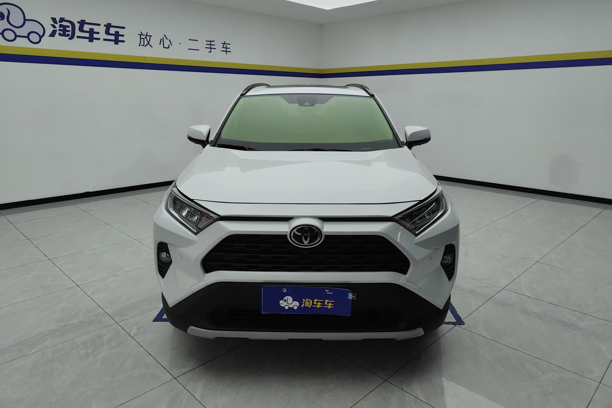 Toyota RAV4 2022 2.0L CVT PLUS