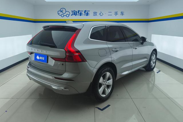 VOLVO XC60 2022 — фото 3
