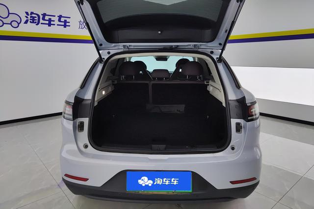 Leapmotor C11 Hybrid 2023 — фото 17