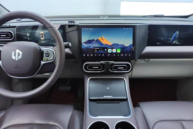 Leapmotor C11 Hybrid 2023 — фото 12