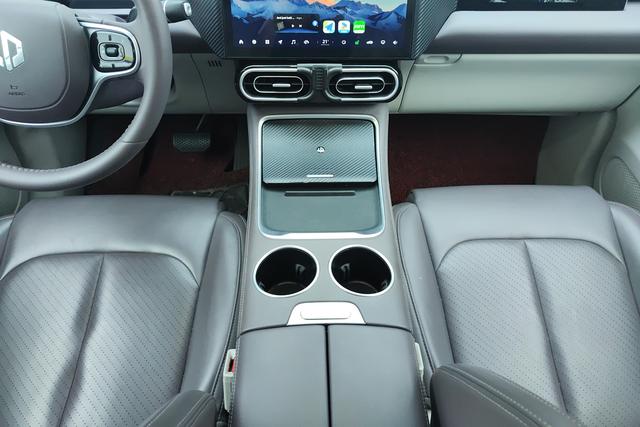 Leapmotor C11 Hybrid 2023 — фото 11