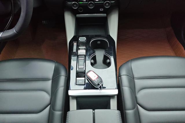 Citroen Versailles C5X 2021 — фото 15