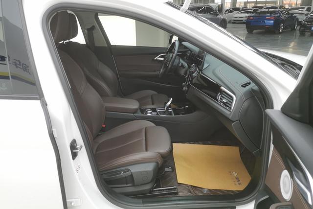 BMW 1 series 2023 Белый из Китая